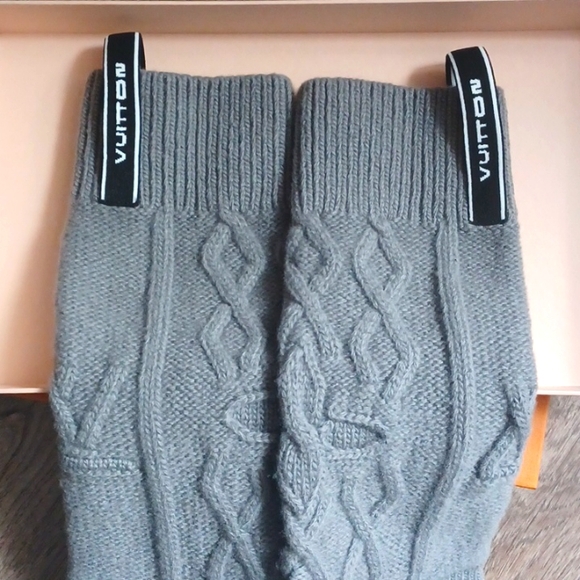 Authentic NWOT Louis Vuitton Wool Cable Socks - Picture 4 of 10